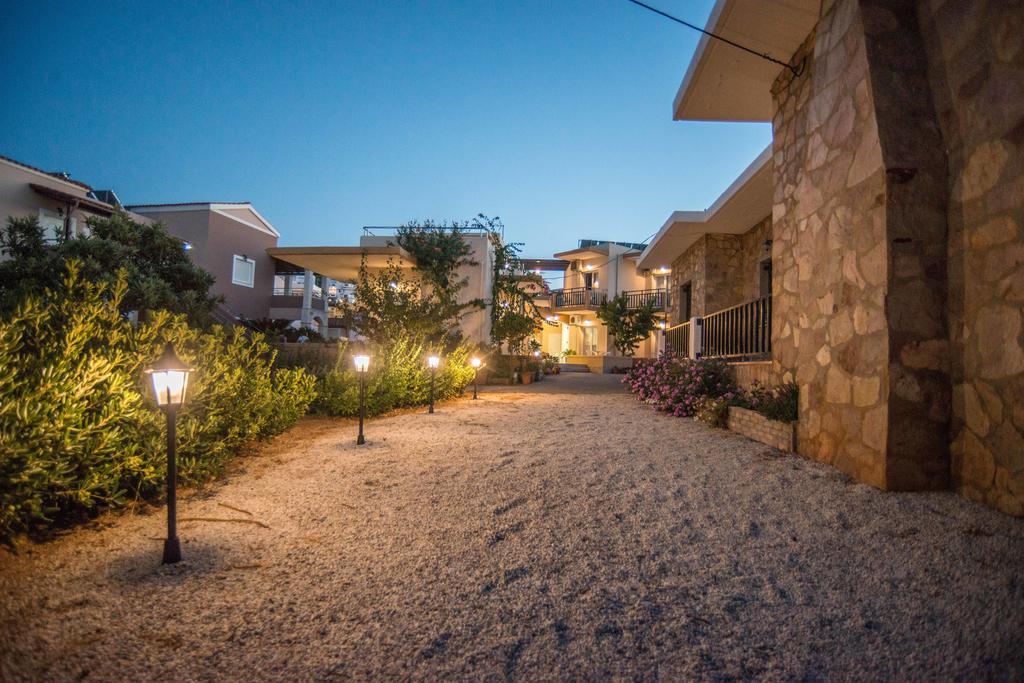 Belvedere Agia Marina  Bagian luar foto